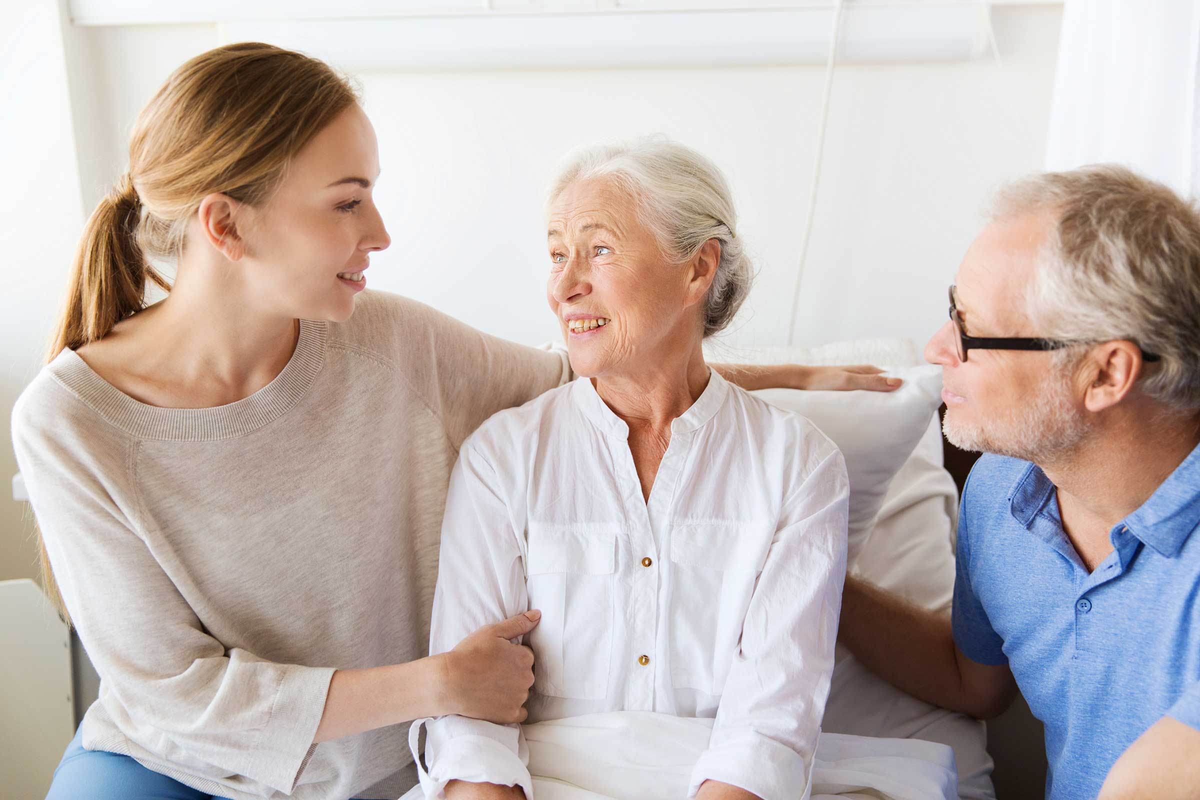 Alzheimer’s Care: Assisting Seniors in the Bath